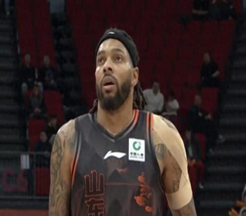 記者：山東外援珀塞爾因感冒發燒，缺席今晚對陣寧波的比賽