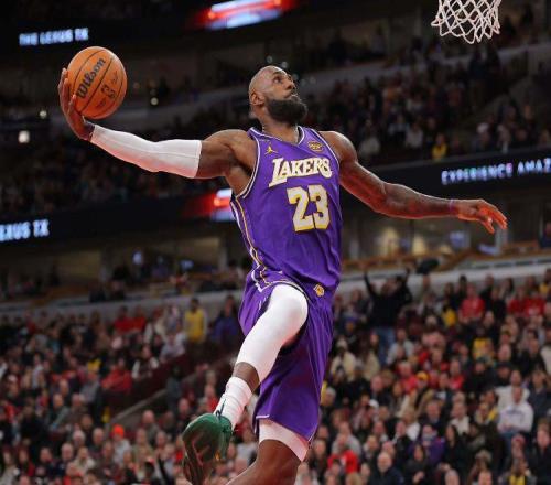 勝公牛取2連勝！詹姆斯轟下3大紀(jì)錄，他助湖人在4個(gè)方面逐漸變好