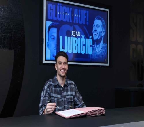 官方：沙爾克簽下28歲奧地利中場柳比契奇，雙方簽約至2028年