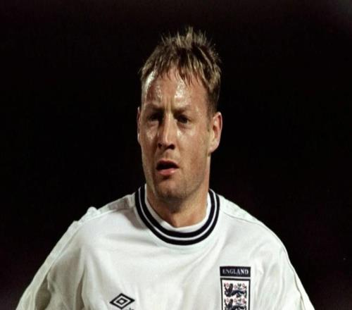 英格蘭前國腳戴維巴蒂每年都給老隊友打電話，看他是否還活著