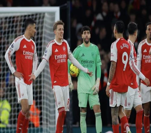 衛(wèi)報(bào)：阿森納的整體運(yùn)作出問題時(shí)，沒有球員能夠單獨(dú)扭轉(zhuǎn)局面