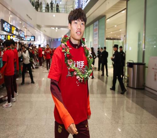 U23國腳引哄搶泰山敲定20歲亞泰紅星擊敗鐵人+轉會費低于2000萬