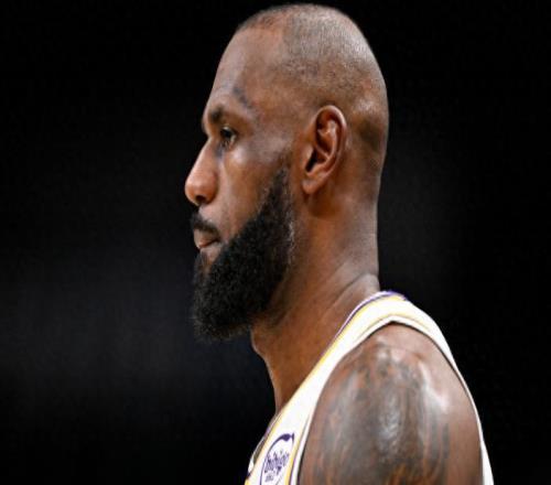 256！湖人吊打東部豪門，詹姆斯夢(mèng)回巔峰，打服主場球迷