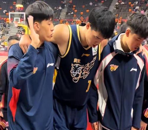 焦泊喬傷情更新！廣東遭晴天霹靂，還有3個壞消息讓杜鋒更加上火