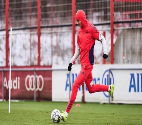 拜仁官方：兩周前受傷的斯塔尼希奇今日恢復(fù)有球訓(xùn)練