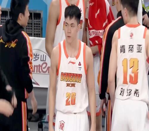 太勵志了！打了6年NBL，成功當選CBA探花，新秀年就成全明星首發