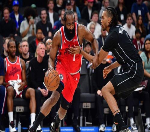 搞笑，快船隊解說員給一位即將吃掉自己推文的紙條的球迷提了建議