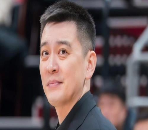 遼寧官宣楊鳴離職，29號將解說NBA！烏戈成為代理主帥！