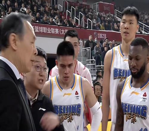 北京男籃1分險(xiǎn)勝山西，雷蒙15+6陳盈駿14+4+6，劉傳興16+5