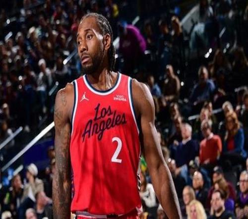 快船15勝3負！倫納德談球迷將直播“吃推”：換點別的東西吃吧