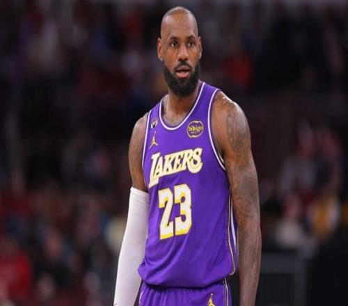 創雙歷史第一：詹姆斯41歲后半場20+聯合中心首位轟1000分對手