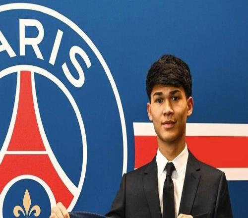 官方：巴薩18歲中場德羅加盟大巴黎據悉轉會費為820萬歐