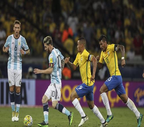 保利尼奧：梅西在國家隊比賽問我去不去巴薩，我以為是開玩笑