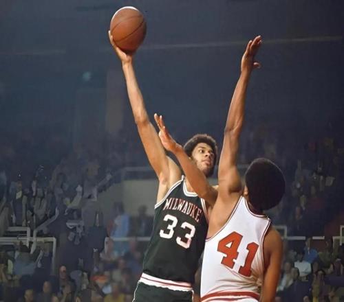 單賽季包攬MVP+FMVP+得分王有多難NBA僅4人做到，詹姆斯無(wú)緣