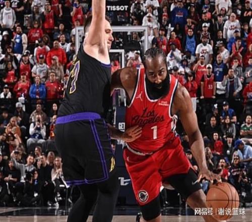 快船輕松過關三喜臨門，主力得到休息時間，找回久違強悍防守