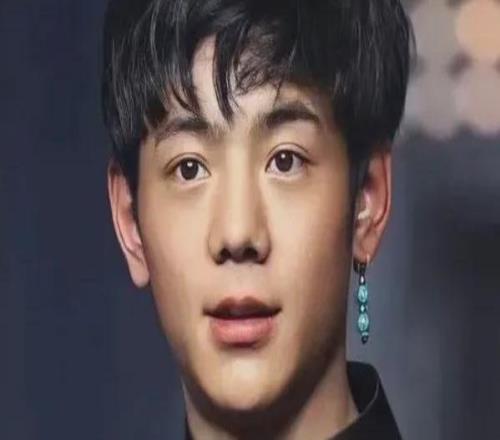 胡金秋狂砍31分！廣廈力克青島重回積分榜首，周四黃龍主場再戰(zhàn)