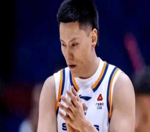 洛夫頓30分10板2助1斷2帽CBA常規賽上海9578戰勝廣州