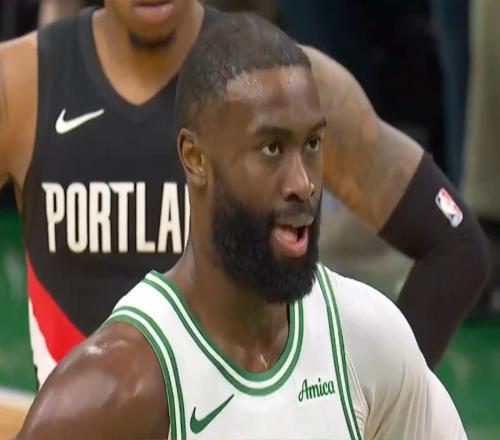 凱爾特人掀翻開拓者！楊瀚森坐冷板凳：全明星新秀給呂佩爾遞毛巾