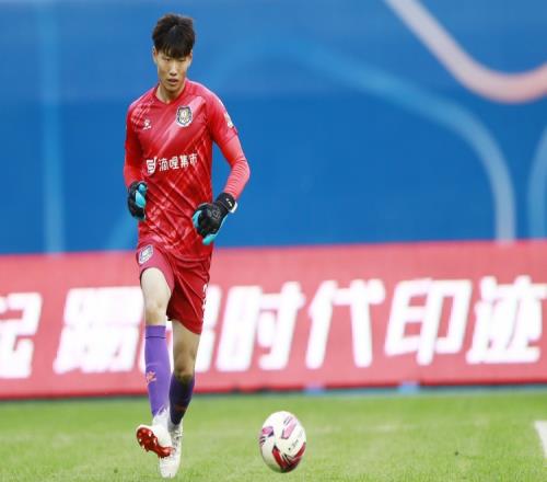 津媒報道：津門虎三名國腳回歸，新加入的內(nèi)援僅齊雨熙隨隊前往西班牙訓(xùn)練_中超直播
