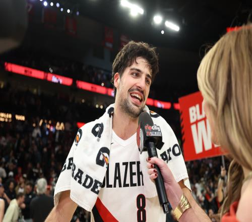 阿夫迪亞表示更成熟自信開拓者幫助我高效發(fā)揮_NBA直播