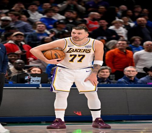 東契奇45分以上場次達到20場躋身歷史前15哈登現(xiàn)役第一MJ排名第二與榜首相差100場_NBA直播