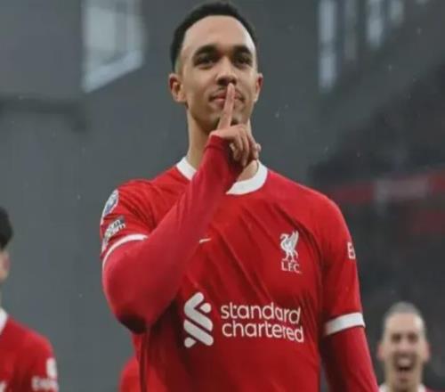 婉拒曼城，皇馬球星仍想留隊，處境艱難卻仍表態(tài)：不愿去英超