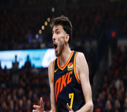 前一場25+13，這一場僅11分！霍姆格倫出手?jǐn)?shù)成雷霆勝負(fù)晴雨表