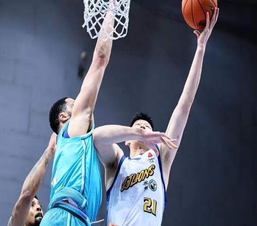 CBA排名一夜大變！廣廈第1，上海逆轉(zhuǎn)，遼寧大勝52分，新疆失絕殺