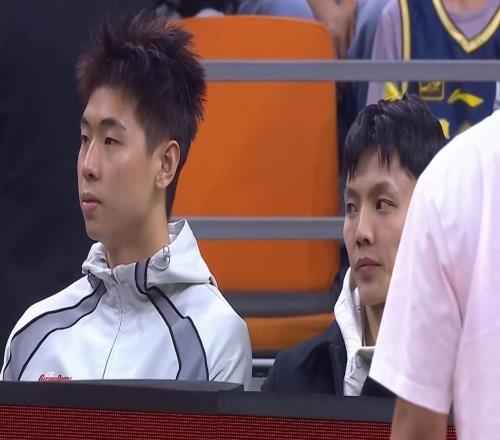 只能交易出去廣東“新后衛(wèi)”將跌出輪換，或遭多隊(duì)瘋搶！