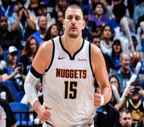 Shams：掘金一周后評(píng)估約基奇的情況，球員目前恢復(fù)良好