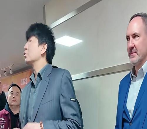 勝寧波隊內復盤！邱彪點王證，與紀民尚直指團隊，2人激情擊掌！