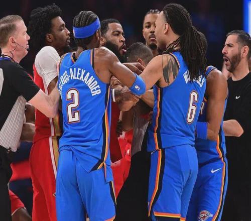 大規模沖突！二十幾人混戰！等著被NBA禁賽吧