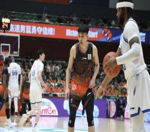 全場戰(zhàn)報先抑后揚！山東男籃99：75逆轉(zhuǎn)寧波，取得四連勝