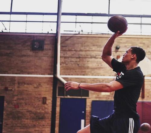 帶著母親遺愿戰(zhàn)斗12年，交易添頭成了隊(duì)魂