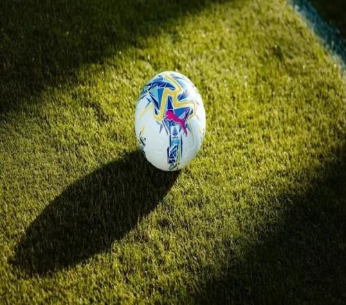 橙色足球遭到詬病，意甲和彪馬聯(lián)合推出新款白色比賽用球