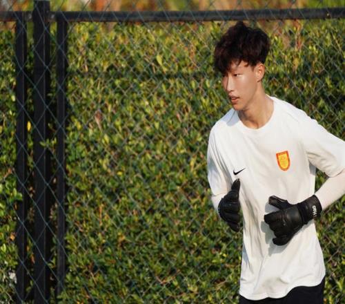 銅梁龍5年長約鎖死東北路門將！津門虎兩大外援報到國安迎回達(dá)萬