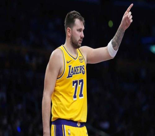 牛了，盧卡東契奇成為湖人隊史上最快達到2000分里程碑的球員