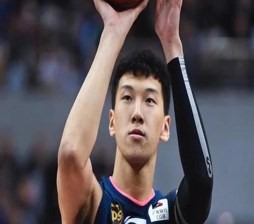 廣東紅黑榜：胡明軒關(guān)鍵三分，薩林杰被裁倒計(jì)時(shí)，杜潤(rùn)旺提款機(jī)