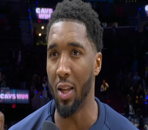 米切爾：詹姆斯為騎士打下了基礎，他值得在這里獲得致敬歡呼