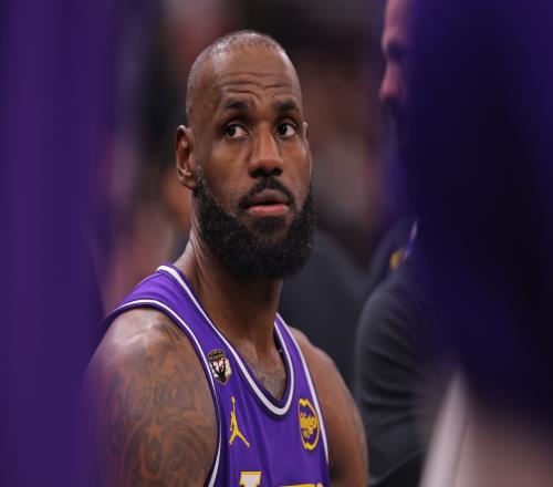 年輕騎士的無趣大戲對決頻頻失誤的湖人_NBA直播