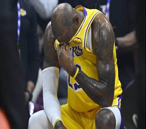 湖人慘敗騎士!詹姆斯進入離隊倒計時落葉歸根是三方受益的結局