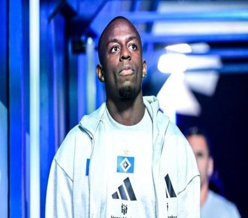 邊鋒東佩酒駕，漢堡無限期停賽懲戒