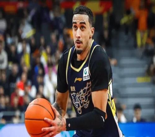 勝吉林發(fā)布會(huì)！杜鋒與奎因不滿下半場，并寄語給小將上場機(jī)會(huì)！