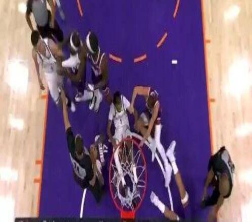 5人吃T！今天NBA打架的人真多啊....