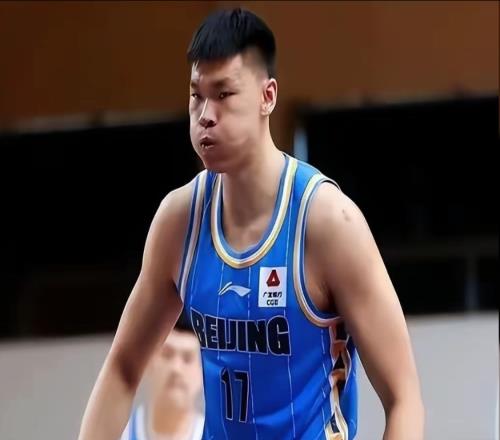 拿600萬，0分2板3犯規，登場10分鐘輸19分！球迷：CBA第一詐騙犯