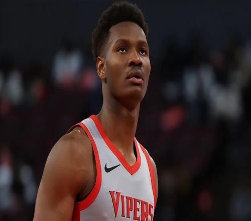 能力其實非常全面，但內線新星在火箭二隊一直有些不受重用