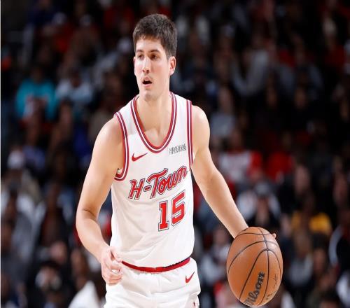 火箭不僅沒有發(fā)揮出探花郎的優(yōu)點(diǎn)，反而暴露了他的各種缺點(diǎn)