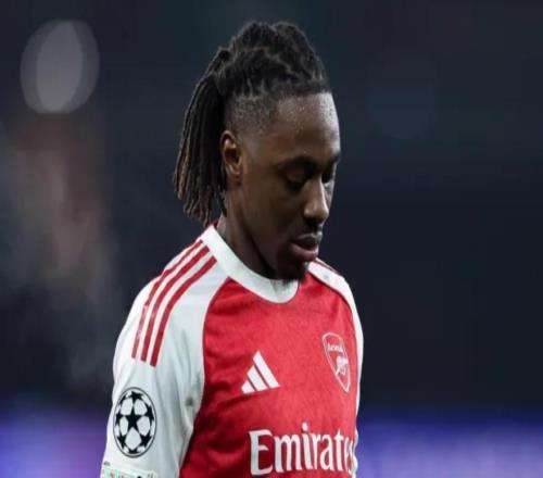 賴(lài)特:有埃澤這樣擅長(zhǎng)自由發(fā)揮的球員,阿爾特塔會(huì)做出改變的