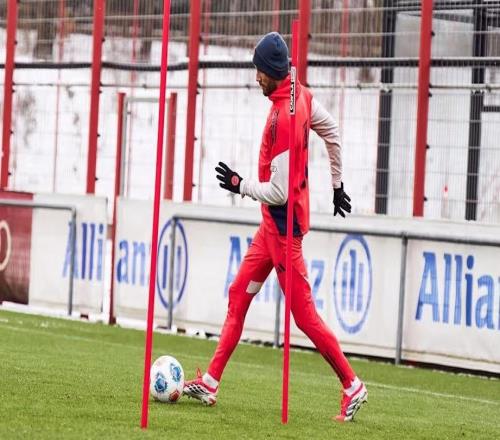 拜仁官方：兩周前受傷的萊默爾已恢復有球訓練