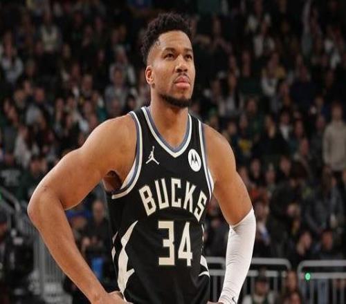 Shams：雄鹿不急于完成交易為得到理想回報(bào)可等到休賽期